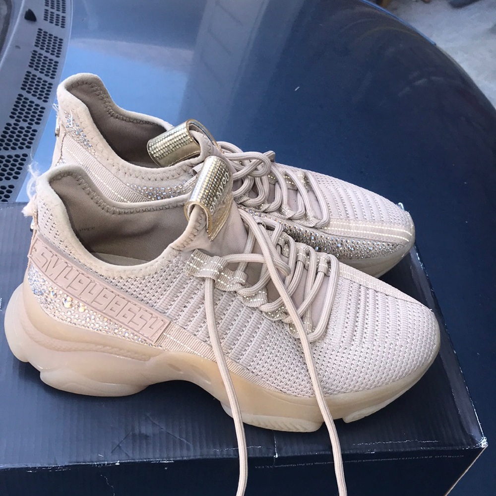 Stylish Beige Women's Sneakers